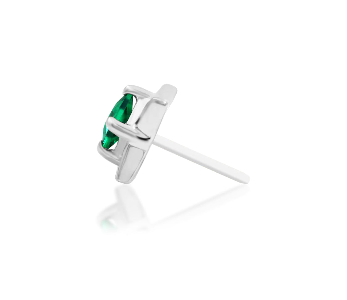 Full side profile of Junipurr Jewellery Kingsley threadless end in white gold suitable for cartilage piercings