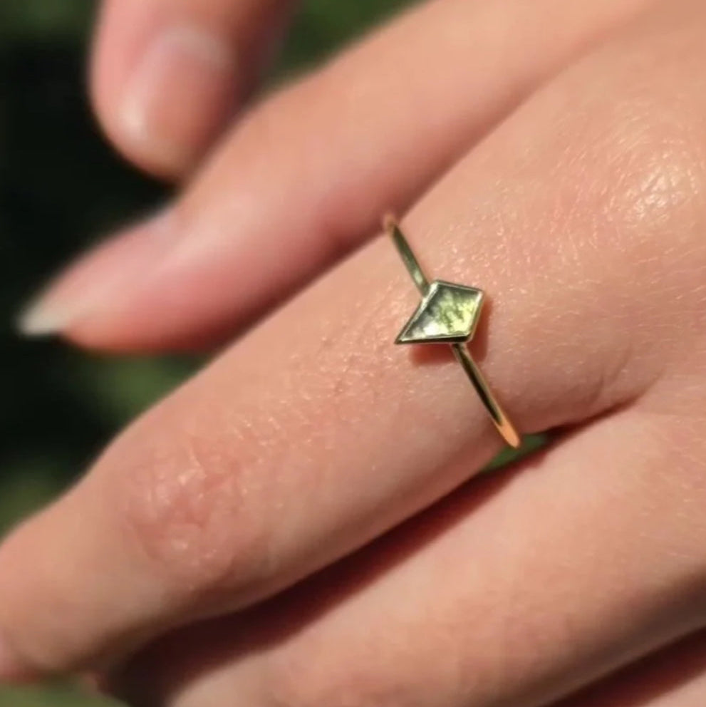 Close detail of natural moss agate gemstone in Junipurr Jewellery Ully ring