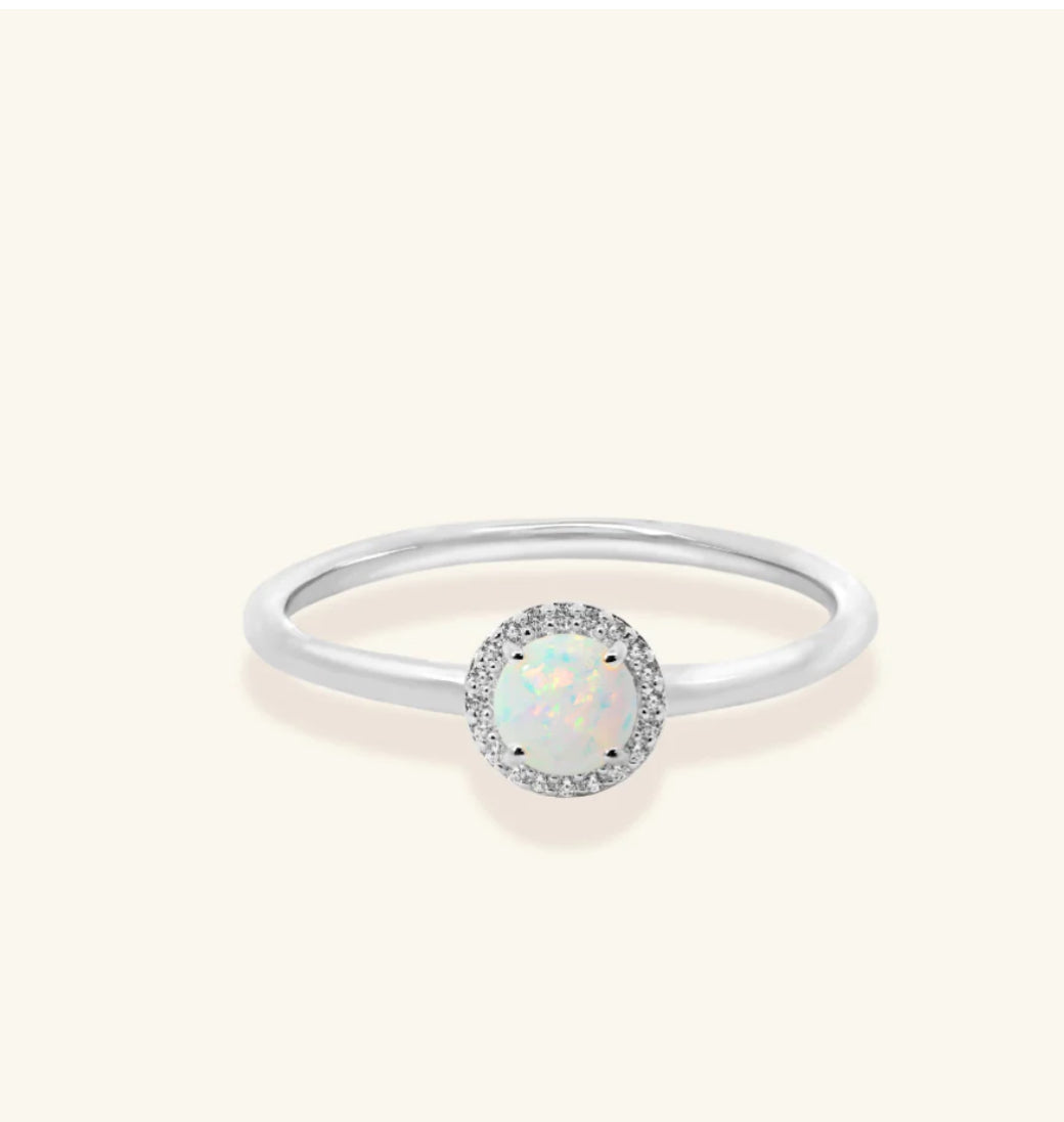 Junipurr Ophelis opal pendant ring with moving gemstone detail, product view.