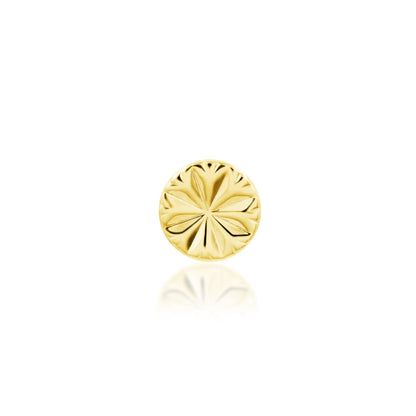 Front view of the Junipurr Engraved Disk solid 14k yellow gold cartilage stud with a laser-engraved star.