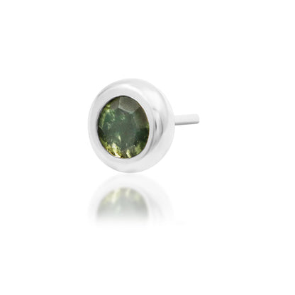 Angled view of Junipurr Jewellery Alary white gold moss agate bezel set threadless decorative end
