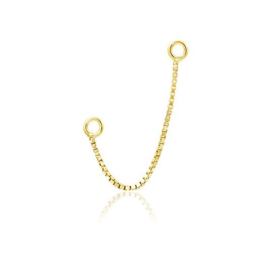 Front view of Junipurr Jewellery box link chain charm in 14k yellow gold designed for helix and conch piercing styling
