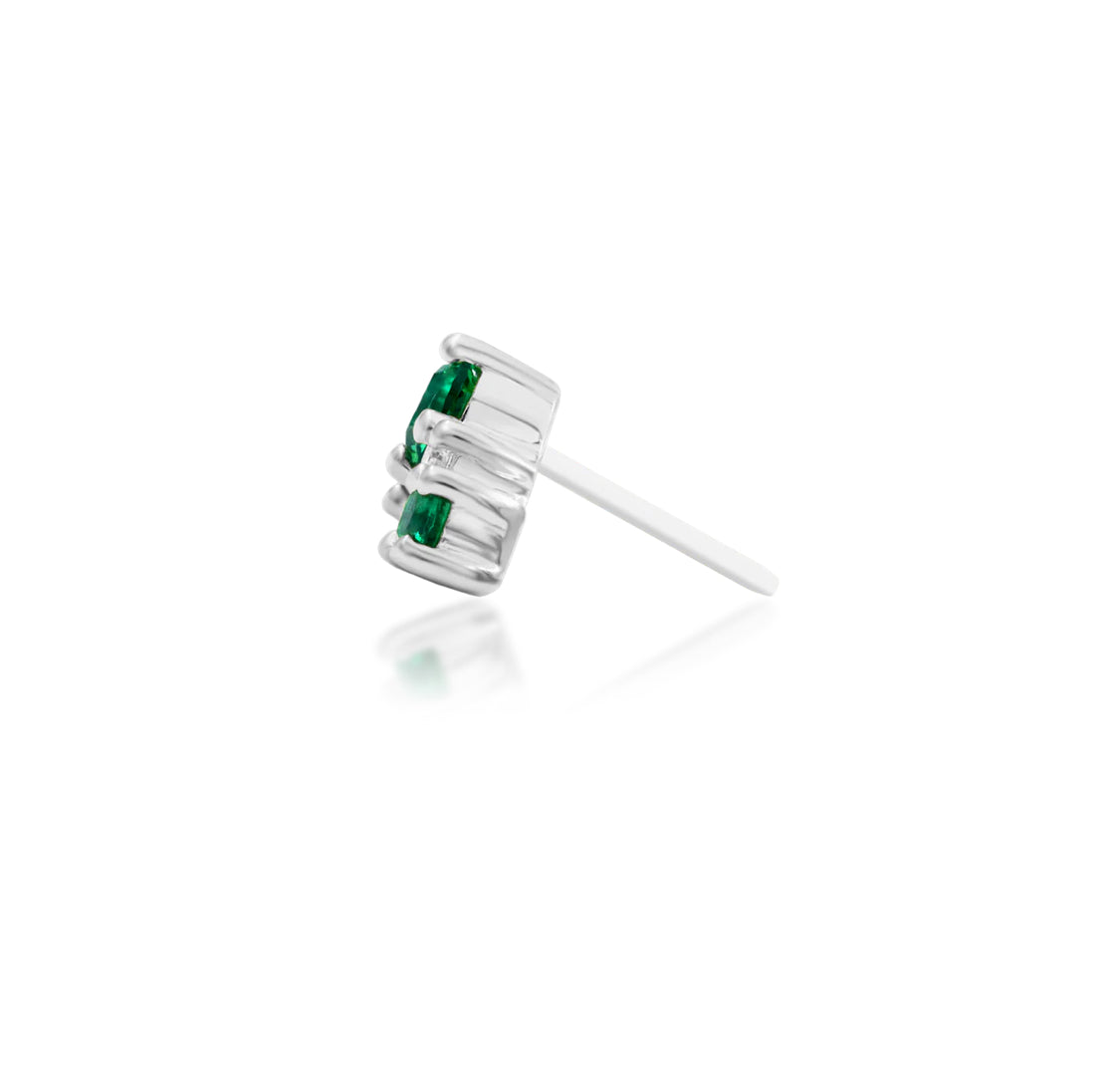 Full side profile of Junipurr Jewellery Deaver threadless end in white gold suitable for cartilage piercings

