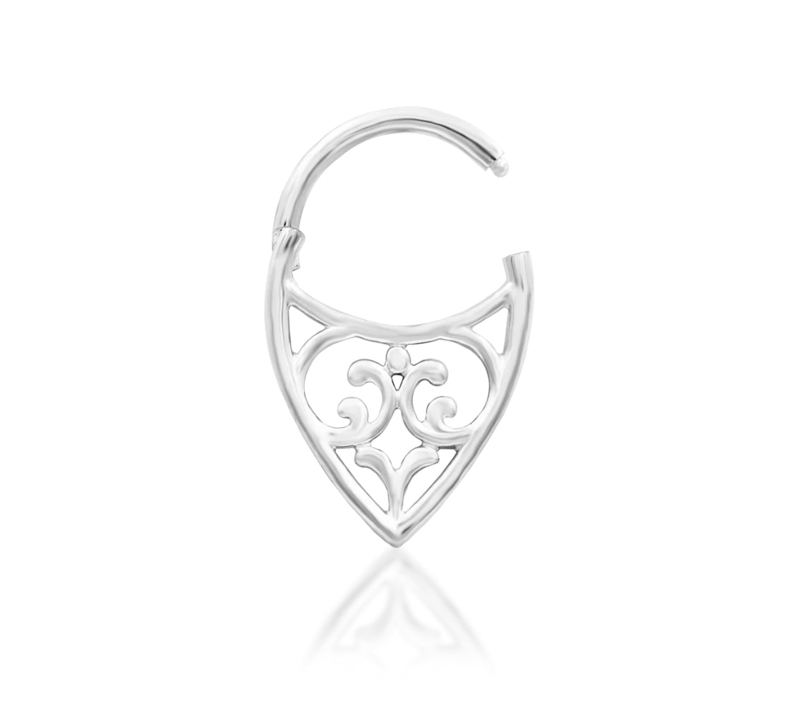 Angled perspective of the Junipurr Jewellery Georgia in white gold, revealing elegant proportions and subtle detailing.