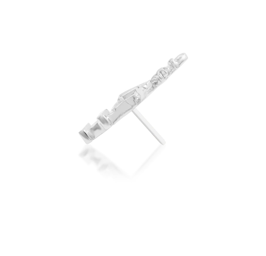 Detailed side angle of the Junipurr Jewellery Liberty threadless end in white gold, ideal for helix and flat piercings.