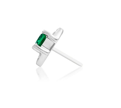Full side profile of Junipurr Jewellery Sylvan threadless end in white gold suitable for cartilage piercings
