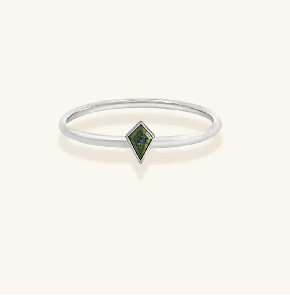 Angled view of Junipurr Jewellery Ully natural moss agate ring in gold vermeil