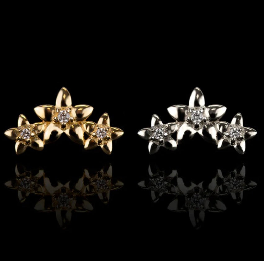 Junipurr Maggie solid 14k yellow gold floral garland threadless decorative end with white CZ stones, front view for helix and flat piercing jewellery