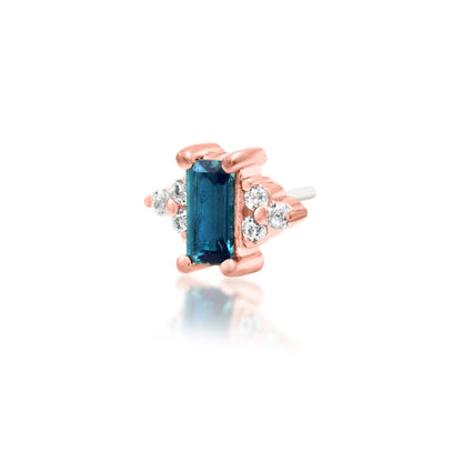 Angled view of Junipurr Nellie alexandrite and CZ threadless end in rose gold for conch jewellery
