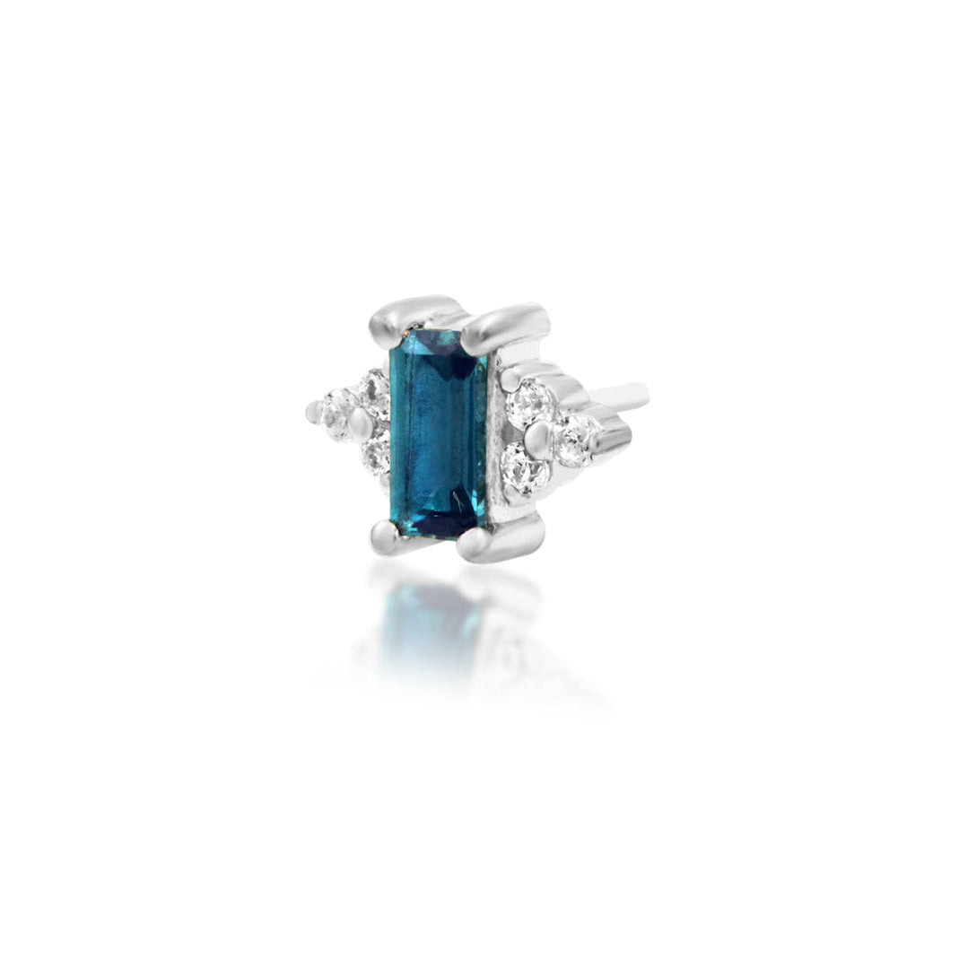 Angled view of Junipurr Nellie alexandrite and CZ threadless end in white gold for conch jewellery