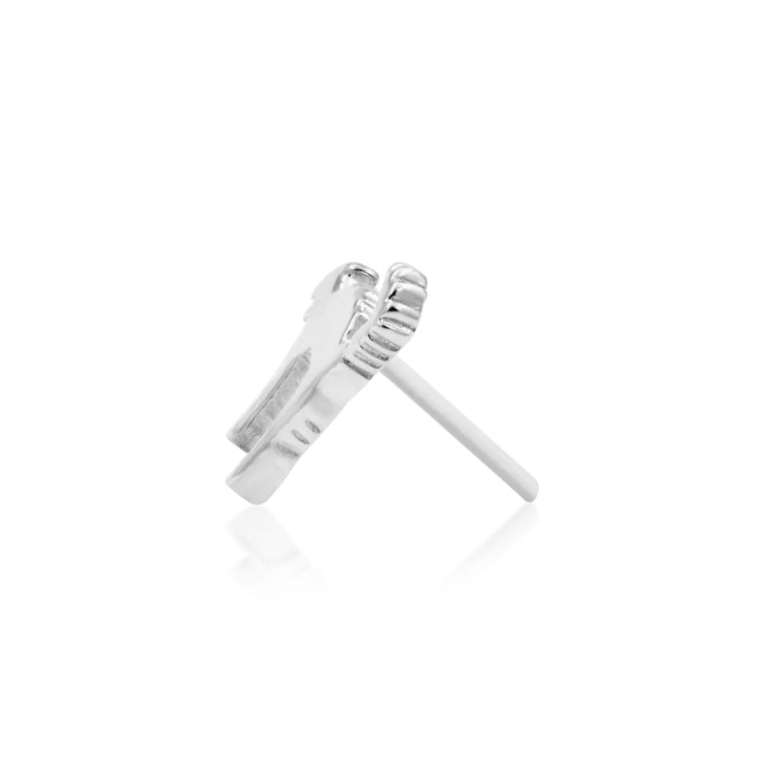 Junipurr Scaredy Cat 14k white gold cat threadless end angled view with polished detailing