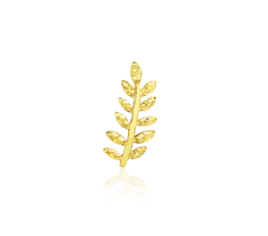 Junipurr Willow Flat Helix Conch Threadless End worn in flat piercing styled with complementary gold jewellery – Aurum Noir curated ear