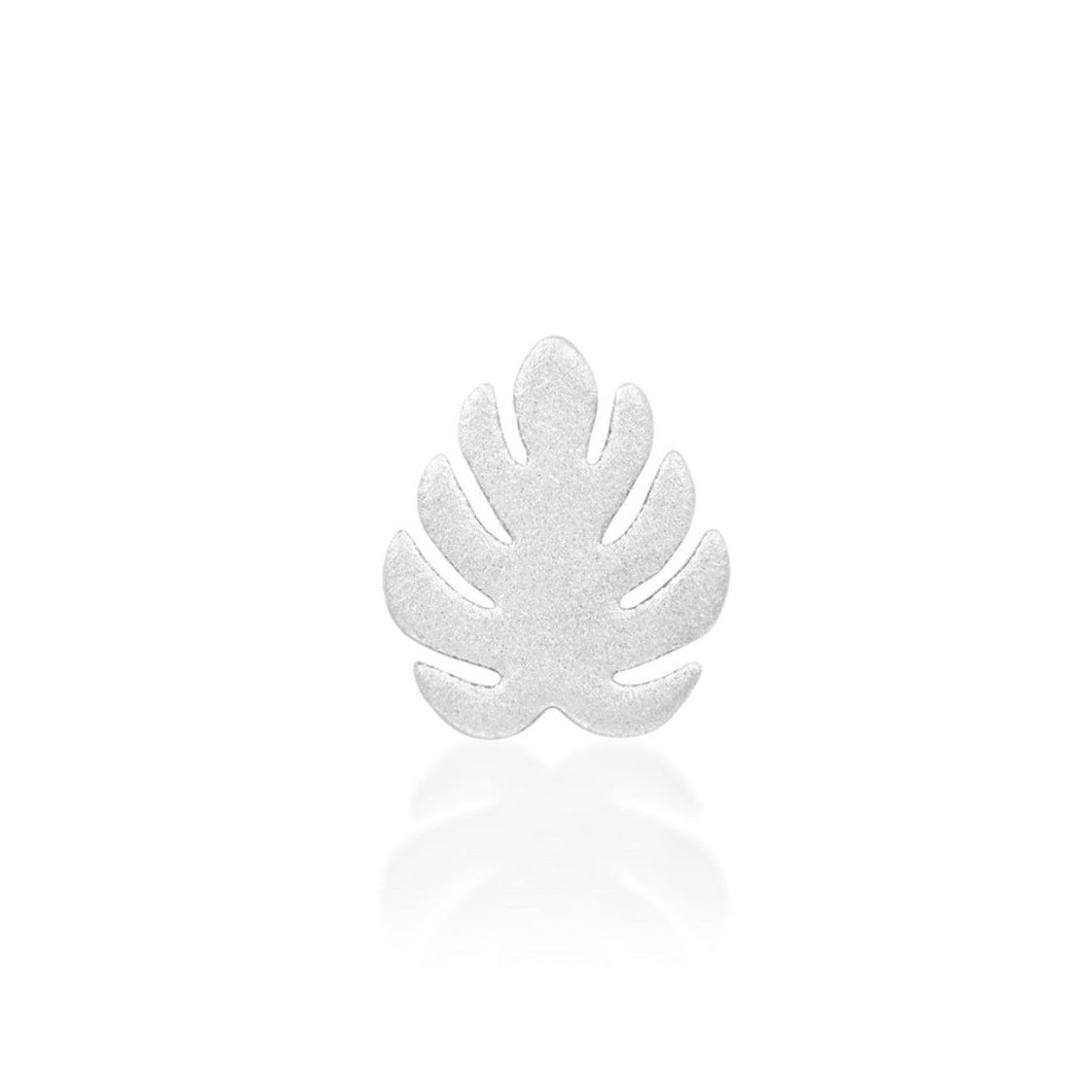 Botanical cartilage jewellery in white gold with a distinctive gemstone-free tropical leaf silhouette.