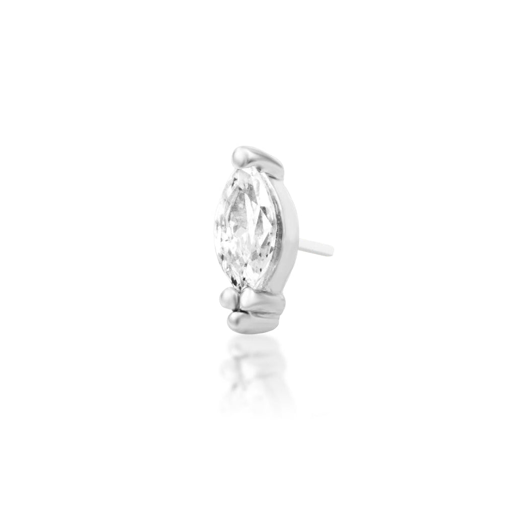 Conch piercing jewellery in white gold, featuring Junipurr Verda’s slender 6.6mm gemstone design.
