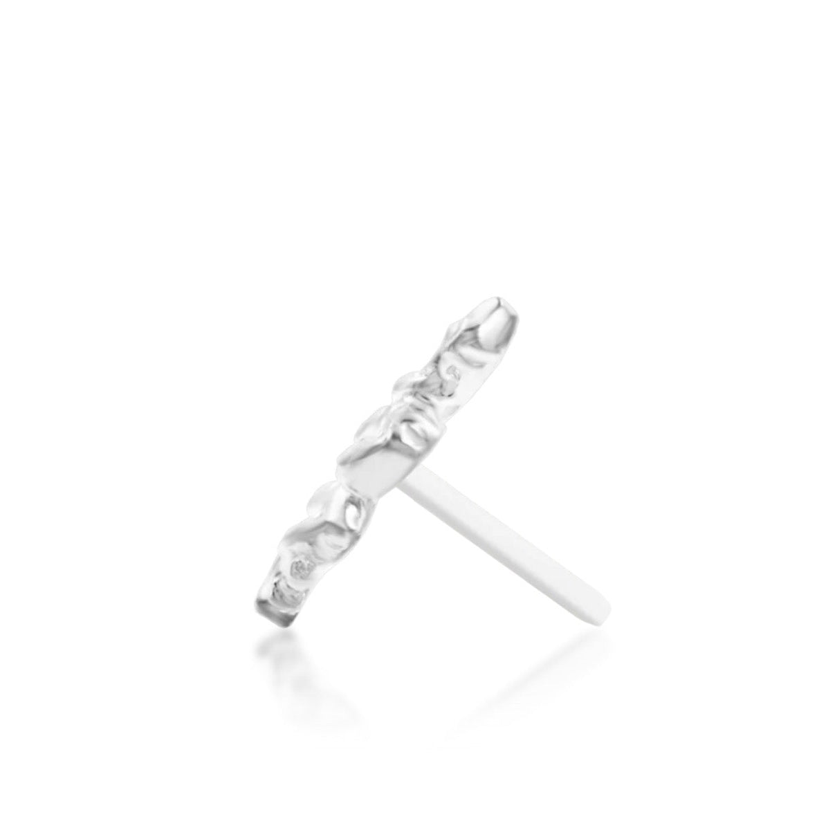 Gemstone-free gold jewellery in 14k white gold, with hammered texture defining the Junipurr Hiss design.