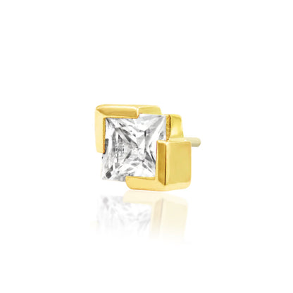 Gold flat back stud with a reflective 3.5mm princess-cut cubic zirconia