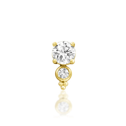 Junipurr Ecstatic solid 14k yellow gold threadless end with two graduated lab-grown diamonds, front view.