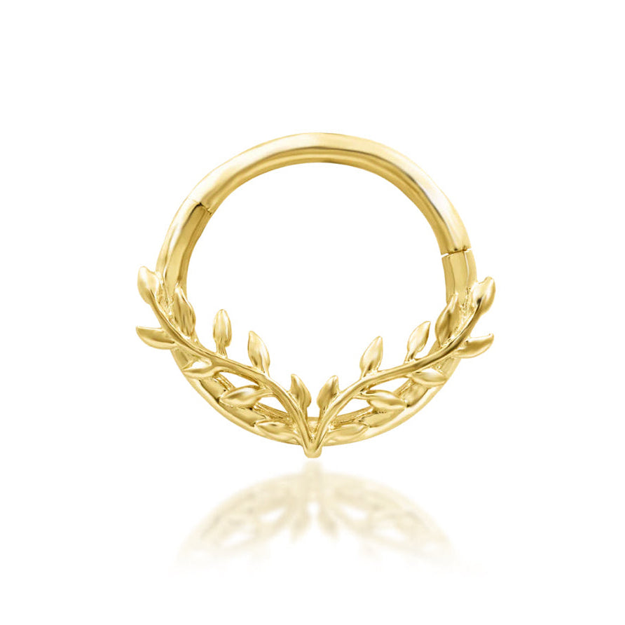 Junipurr Everleigh solid 14k yellow gold sculptural clicker ring, front view.