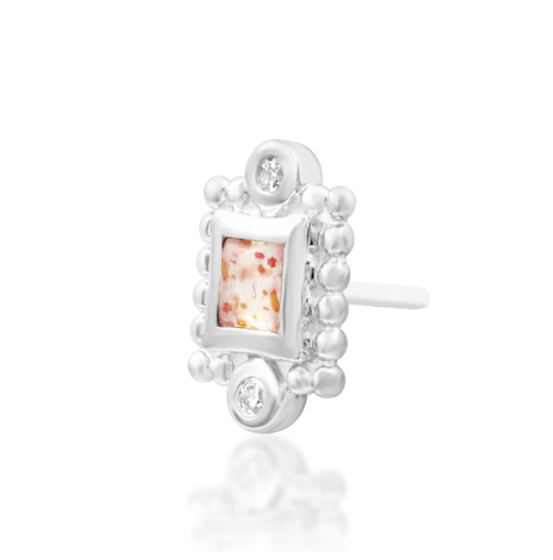 Junipurr Jada solid 14k gold Sunstone decorative end, product view.