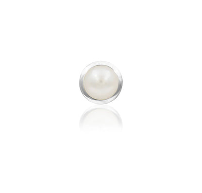 Junipurr Lacey solid 14k gold threadless end with a genuine freshwater pearl, product view.