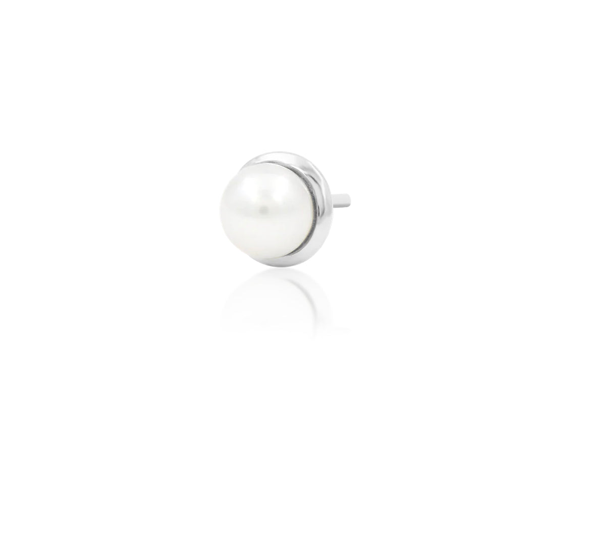 Junipurr Lacey solid 14k gold freshwater pearl threadless end, product view.