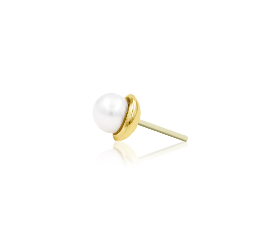 Junipurr Lacey solid 14k yellow gold threadless end with a 3mm freshwater pearl, side profile.