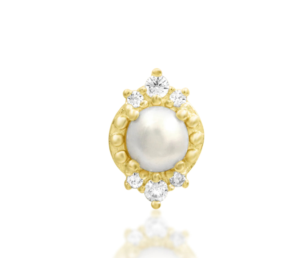 Junipurr Margaret solid 14k gold freshwater pearl jewellery, product view.