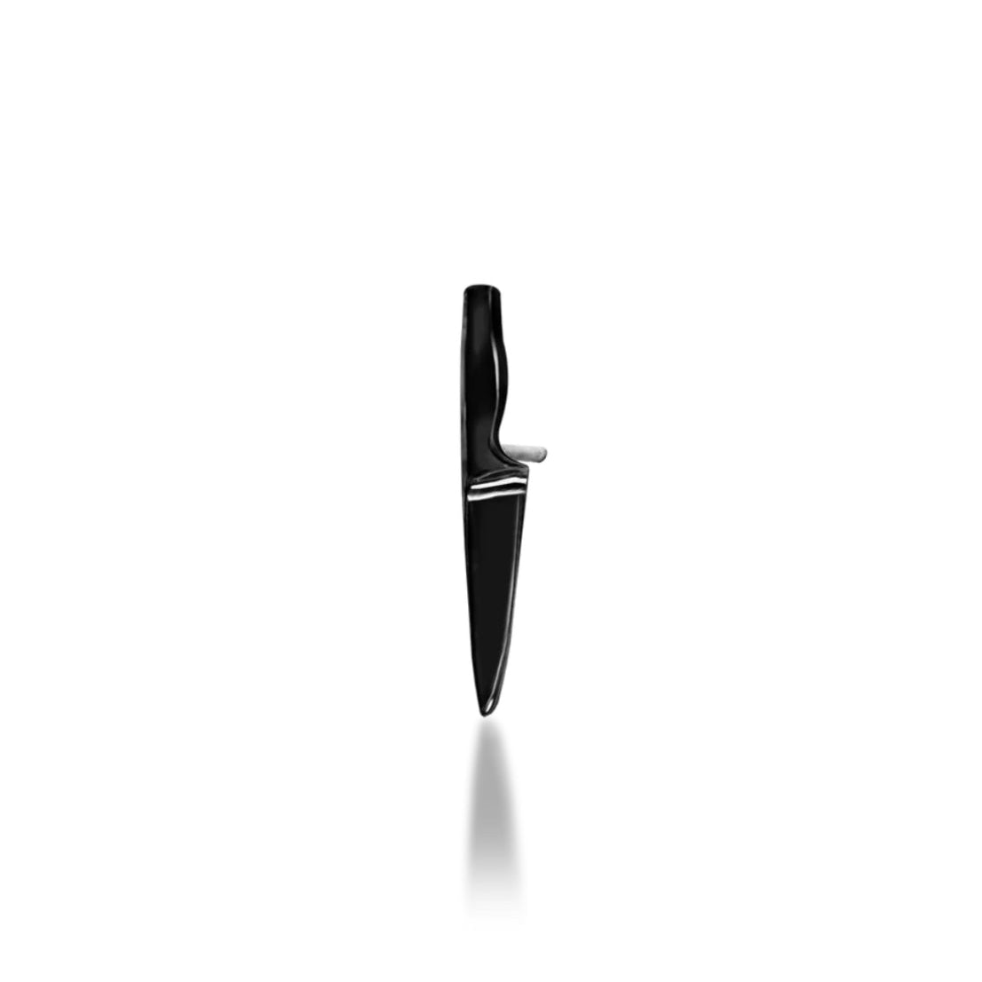 Junipurr Scene Shelly D solid 14k gold black-rhodium elongated threadless end, angled view.
