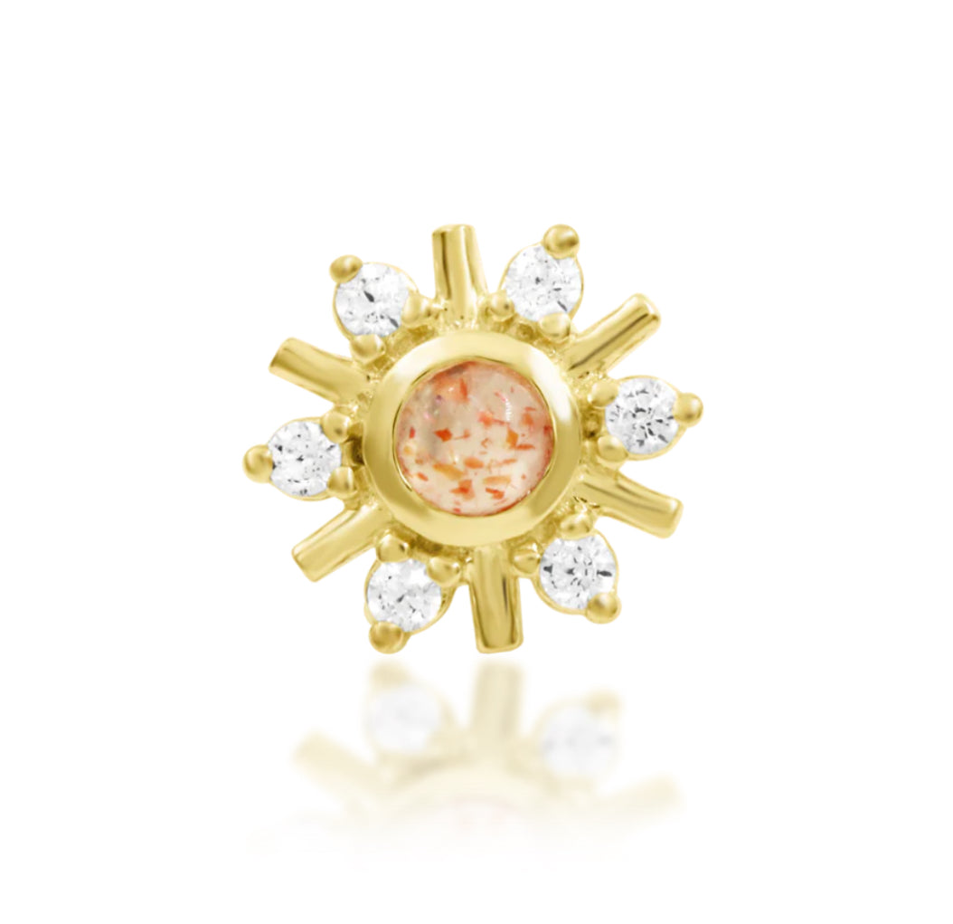 Junipurr Soleil solid 14k gold Sunstone threadless decorative end, product view.
