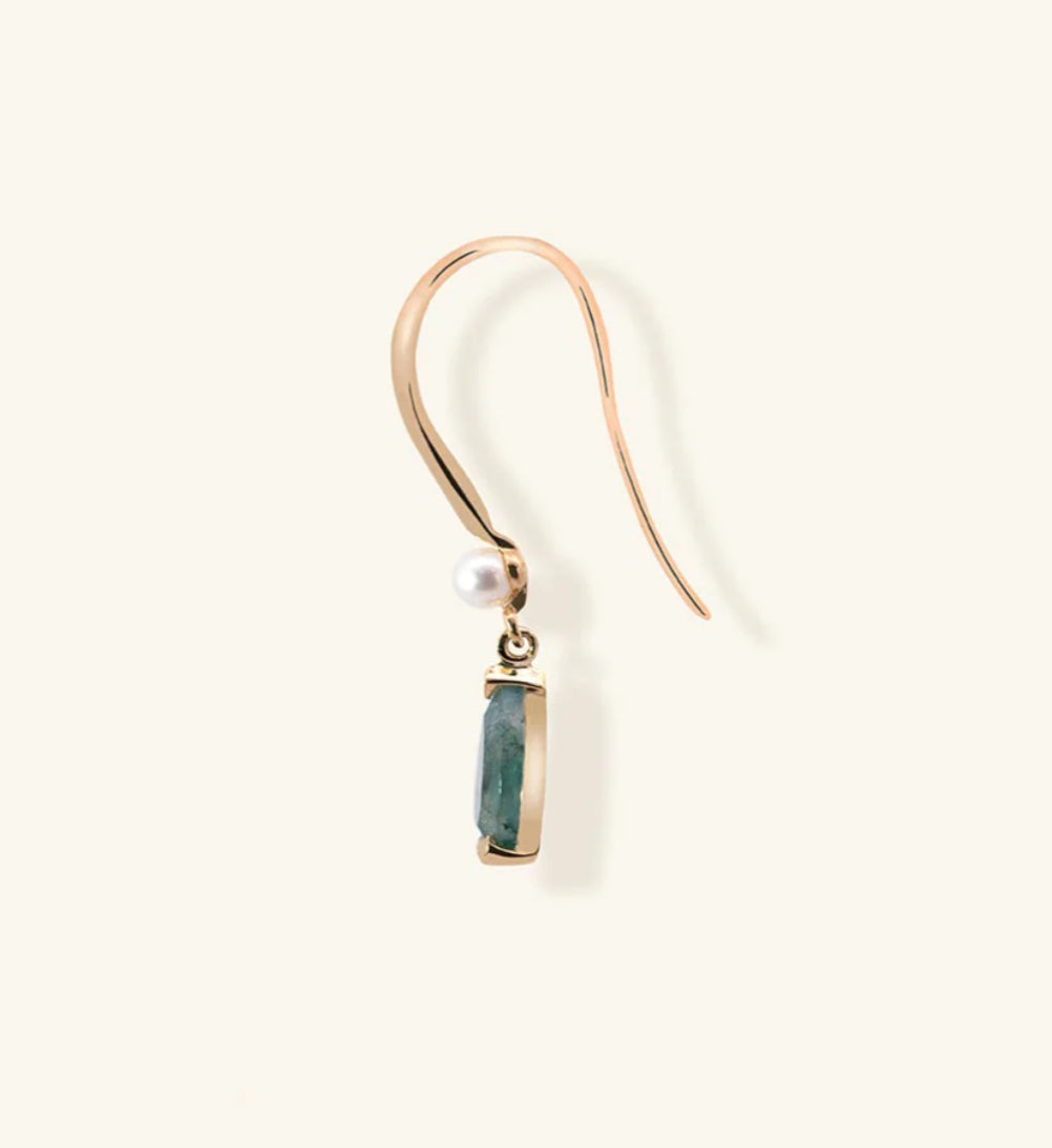 Junipurr Veqq moss agate and freshwater pearl charm set with 10mm and 15mm chain drops, product image.