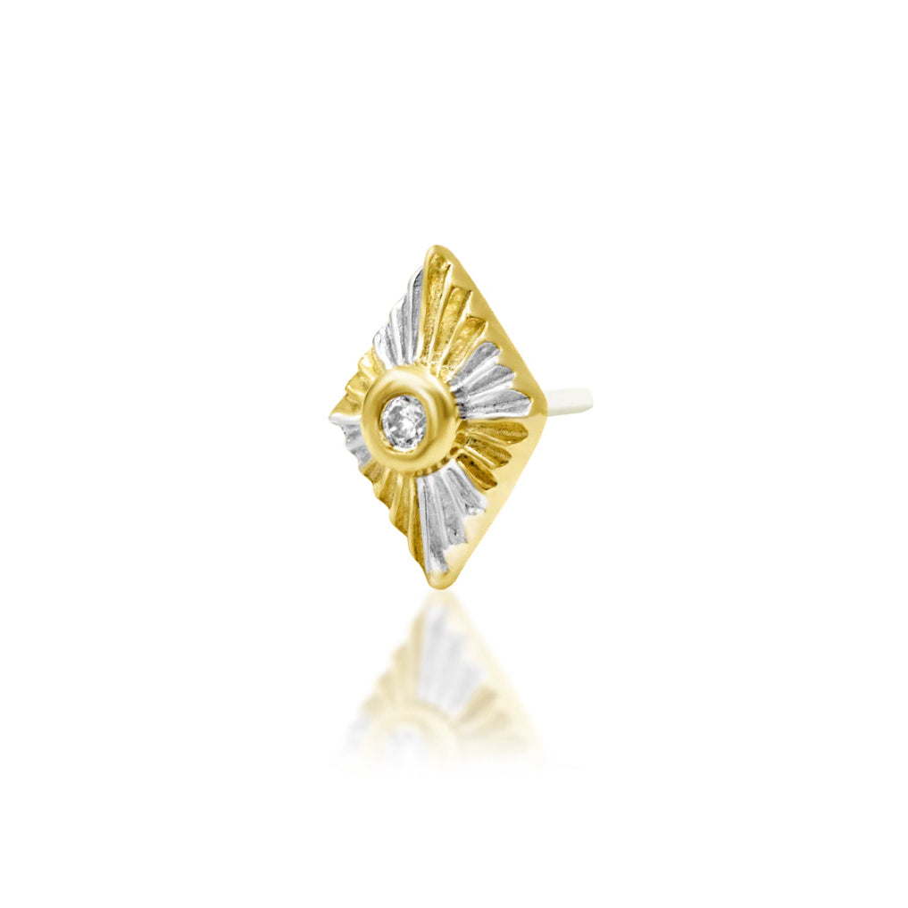     Mixed yellow and white gold cartilage earring with an elongated diamond silhouette