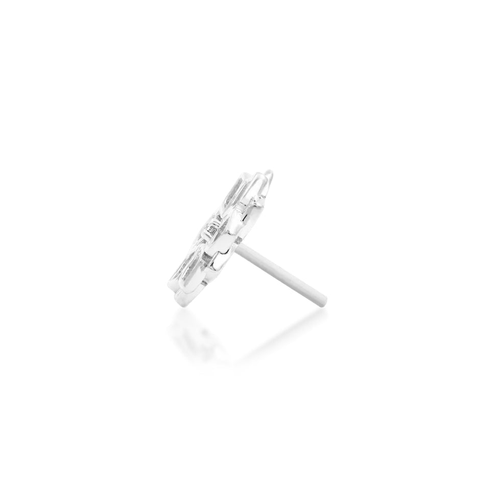 Ornate cartilage jewellery in solid white gold, featuring Junipurr Chloe’s detailed mandala silhouette.