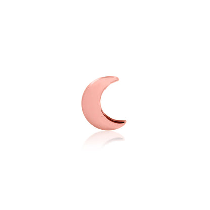 Rose gold moon nose jewellery featuring Junipurr’s polished crescent threadless design.