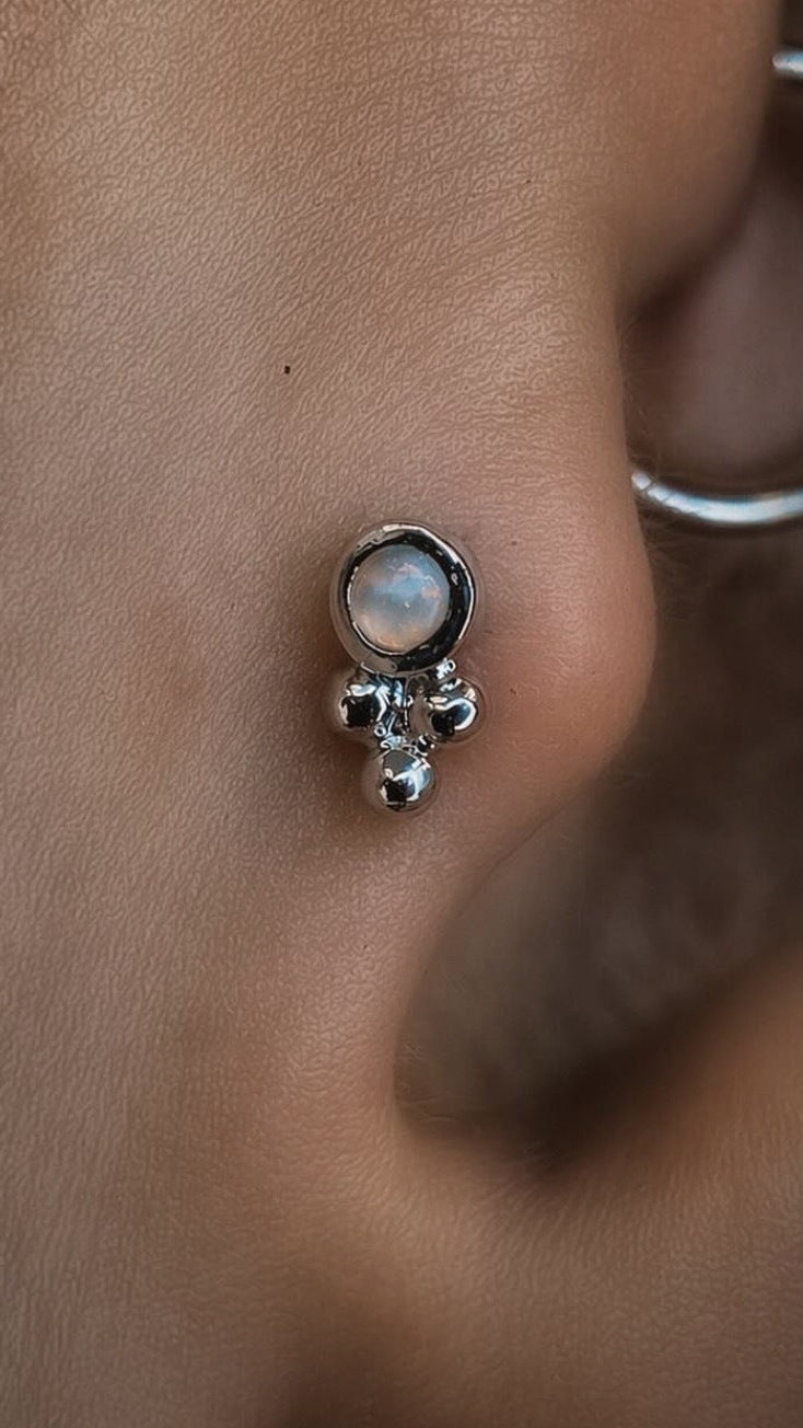 Tri-bead Bezel opal cartilage piercing