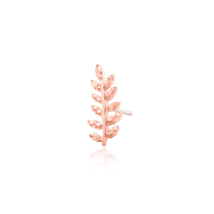 Threadless cartilage jewellery in 14k rose gold, featuring a 4.5mm × 9.5mm directional leaf end.
