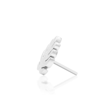 Tragus leaf earring in solid white gold featuring a compact 4.9mm × 5.5mm monstera design.
