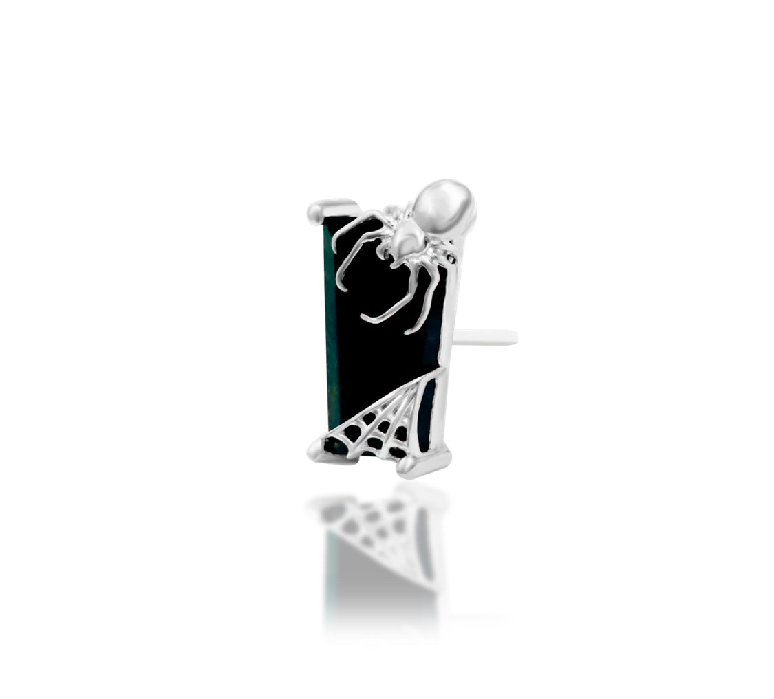Witchy ear jewellery in white gold, combining a sculpted spider with a naturally patterned green moss agate.